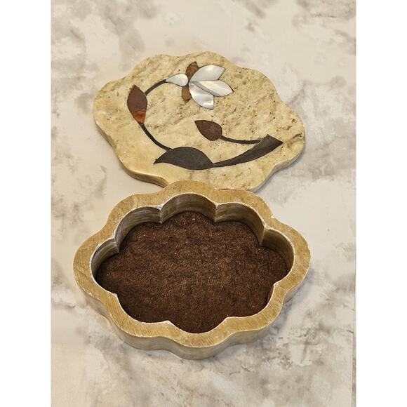 Vintage Trinket Box Hand Carved Stone Mother of Pearl FETCO Made in India - Picture 8 of 15